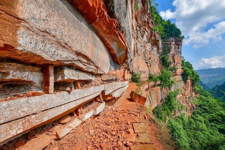 Si-Mian Mountain Private Day Tour from Chongqing — Waterfalls, Red Cliffs & Forest Trails photo 6