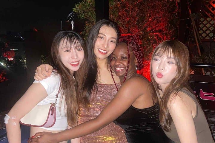 Taipei Night Owls Pub Crawl: Maji Square to Taipei 101 Metro Bar Tour photo 4