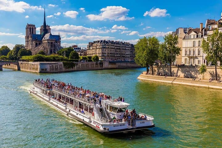 Seine Sightseeing: Bateaux Mouches 1‑Hour Cruise Past the Eiffel Tower photo 2