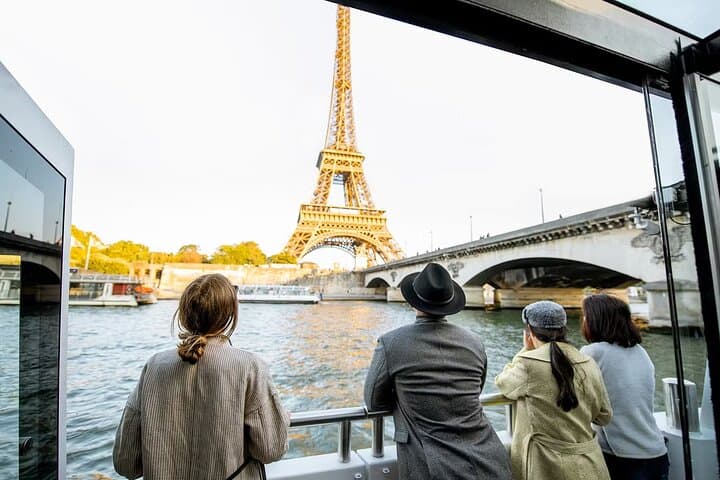 Seine Sightseeing: Bateaux Mouches 1‑Hour Cruise Past the Eiffel Tower photo 3