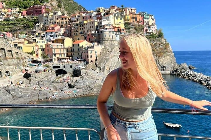 Full-Day Cinque Terre from Milan: Riomaggiore, Manarola & Monterosso Highlights photo 2