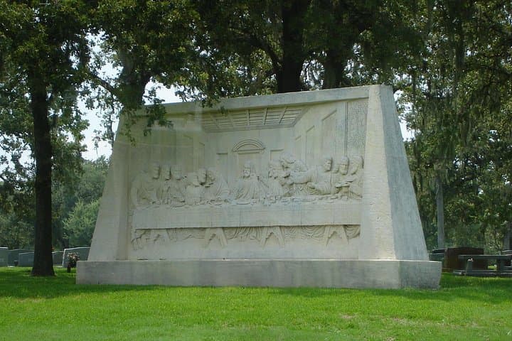Houston Cemetery Tours: A Walking Guide to History, Art, and Hauntings photo 4