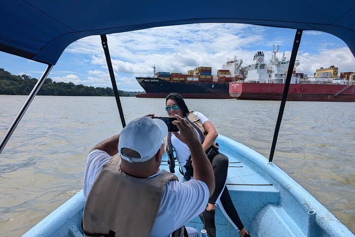 Panama Canal Boat Tour to Monkey Island — Wildlife, History & Practical Guide photo 3