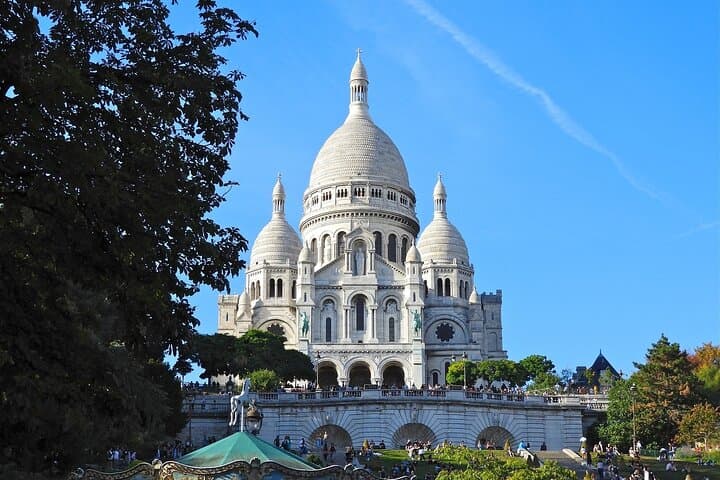 Private Montmartre Walking Tour — Sacré‑Cœur, Moulin Rouge & Local Secrets photo 4