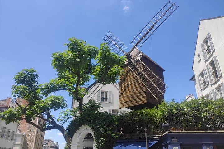 Private Montmartre Walking Tour — Sacré‑Cœur, Moulin Rouge & Local Secrets photo 5