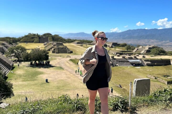 One-Day Oaxaca Highlights: Monte Albán, Mezcal Tasting & Hierve el Agua