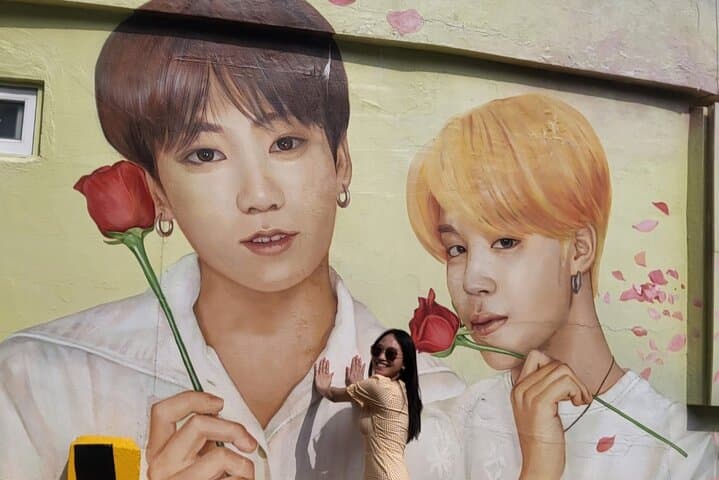 Busan K‑Pop Dance Class & City Tour — Gamcheon, Oryukdo & Jimin’s Cafe photo 5