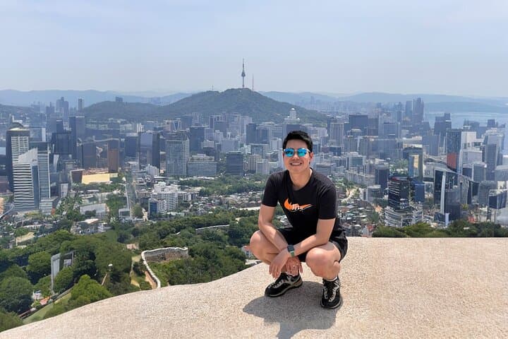 Seoul Hidden Trails: Inwangsan Hike & Seochon Walking Tour