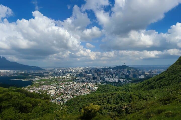 Seoul Hidden Trails: Inwangsan Hike & Seochon Walking Tour photo 6