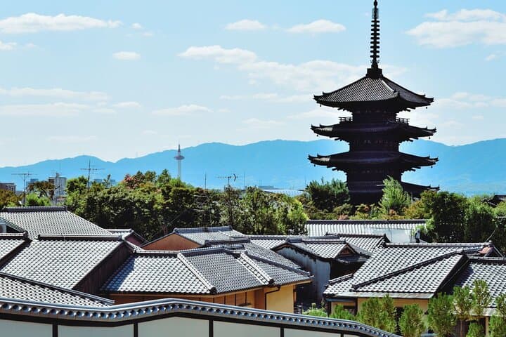 Higashiyama Walking Tour: Private 3-Hour Kyoto Highlights photo 2