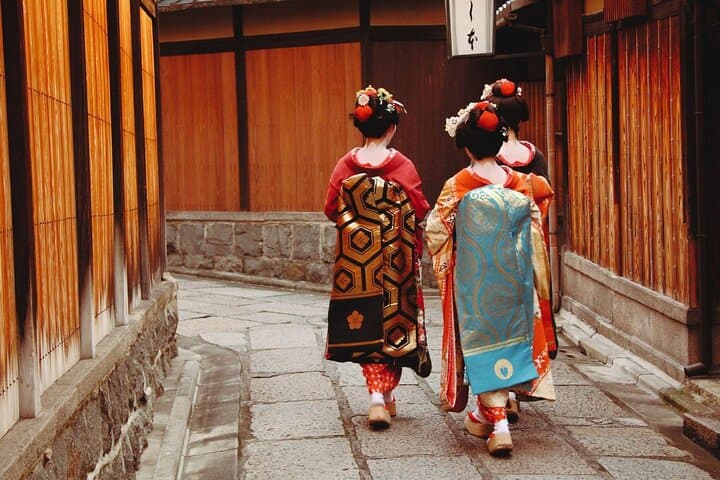 Higashiyama Walking Tour: Private 3-Hour Kyoto Highlights photo 4