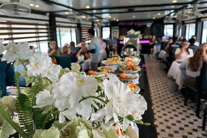 Premium Day Cruise in Halong Bay: Buffet Lunch, Kayaking & Sunset Party photo 2