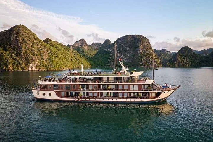 Luxury 3-Day Ninh Binh and Lan Ha Bay Cruise from Hanoi photo 6