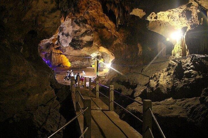 Chiang Mai Day Tour: Sticky Waterfall, Chiang Dao Cave & Wat Ban Den Temple photo 4