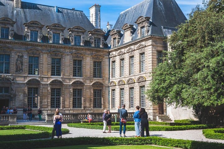 Paris Private E‑Bike Tour: 3‑Hour Guided Ride Through the City Center photo 3