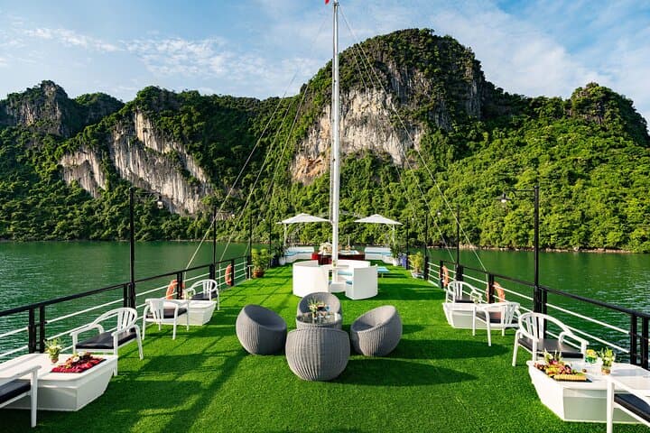 Sonata Day Cruise Halong Bay: Sung Sot Cave, Titov Island & Kayaking photo 4