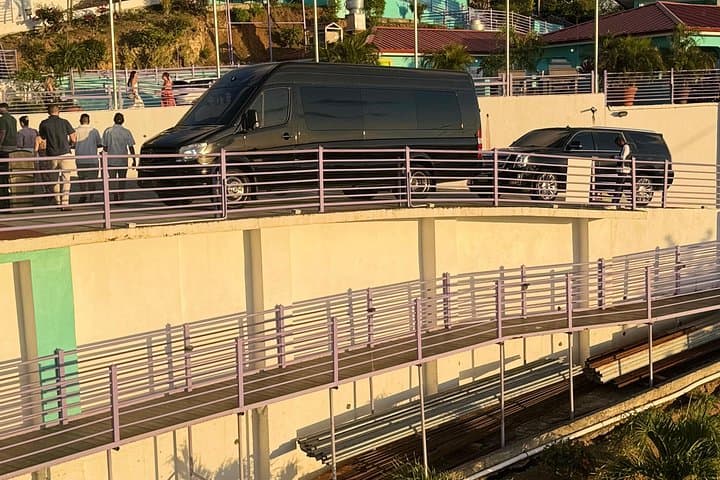 St. Thomas Luxury Private Airport Transfer — Seamless Arrival to Charlotte Amalie photo 2