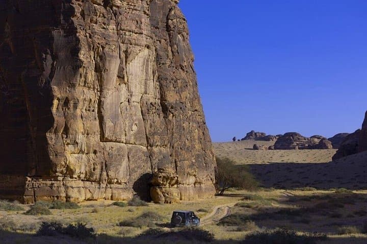 Explore AlUla: Full-Day 4x4 Tour of Natural Arches, Oasis & Old Town photo 3
