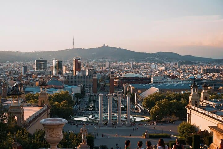 Montjuïc Cable Car to the Beach: Panoramic Barcelona in 3 Hours photo 3
