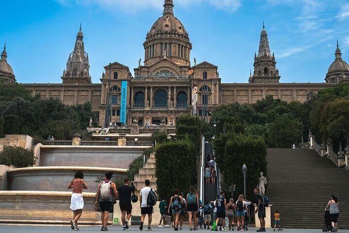 Montjuïc Cable Car to the Beach: Panoramic Barcelona in 3 Hours