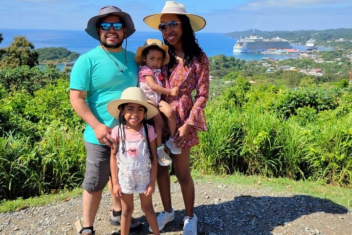Roatán Monkey & Sloth Tour — Chocolate, Rum and Mini-Rainforest Experience photo 5