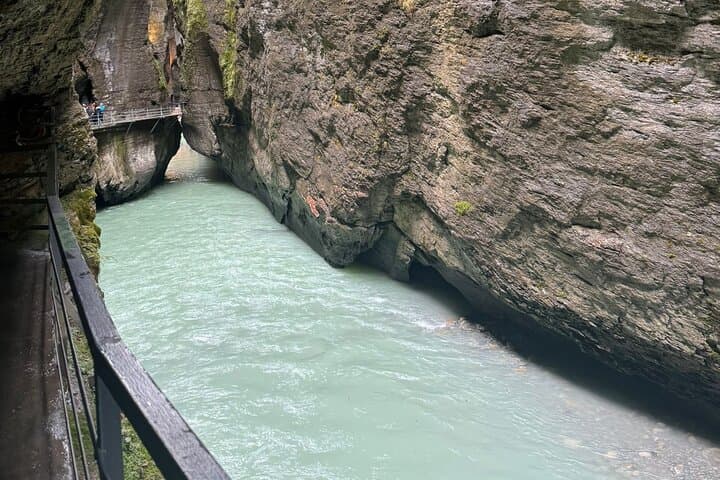 Full-Day Swiss Alps Highlights from Geneva: Private Alpine Tour