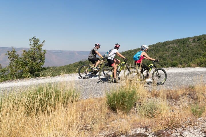 Serra da Estrela Private E-Bike Tour: Zêzere Valley Waterfalls & Forest Trails photo 3