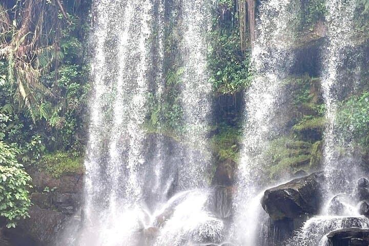 Phnom Kulen Waterfall and 1000 Lingas Private Day Tour
