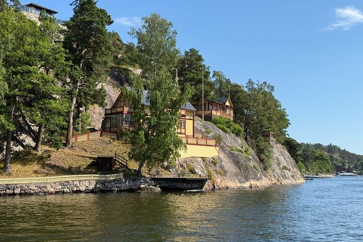 Sail the Stockholm Archipelago: 2.5-Hour Summer Cruise with Live Midsummer Guide