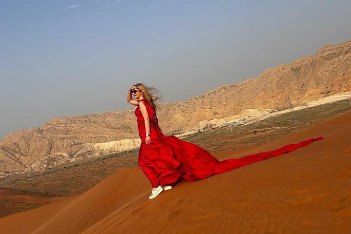 Dubai Evening Desert Safari: Dune Bashing, Live Shows & BBQ Dinner