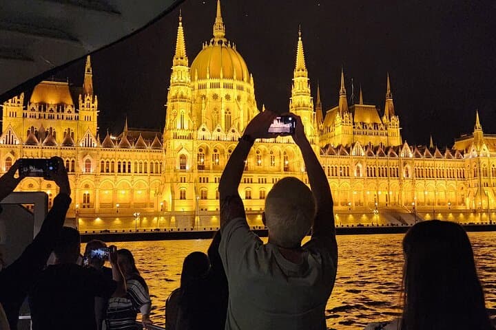 Budapest Danube Sightseeing Cruise: 60-Minute Audio-Guided Panorama of the City photo 3