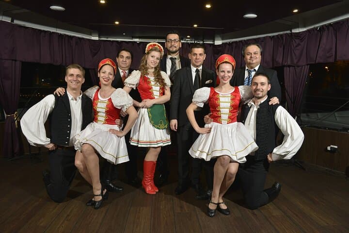 Budapest Night Danube Cruise: Drinks, Live Folklore & Illuminated Sights