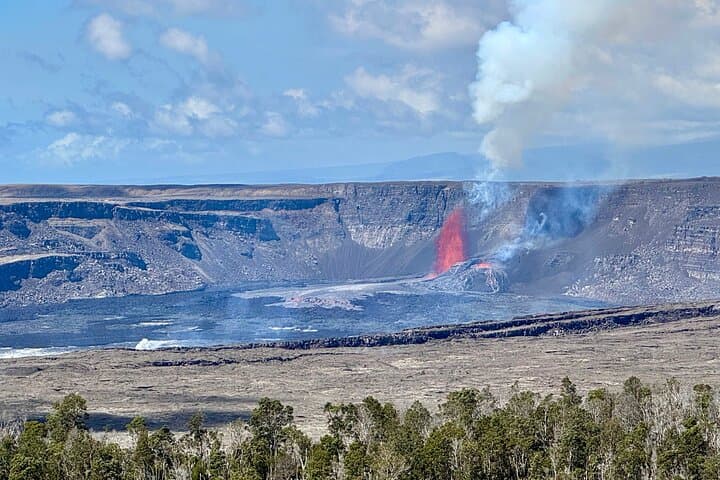 Discover Hawaii Volcanoes National Park and Hilo’s Natural Wonders on a Small Group Tour