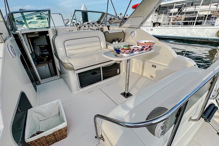 Luxury Yacht Charter and Arch Tour in Cabo San Lucas photo 2
