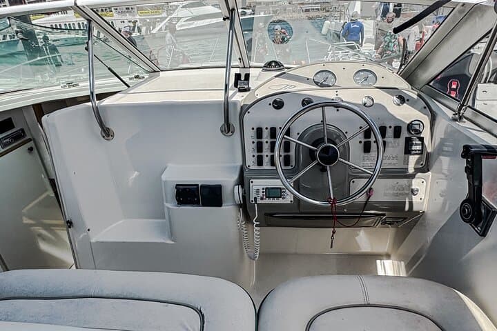 Luxury Yacht Charter and Arch Tour in Cabo San Lucas photo 3
