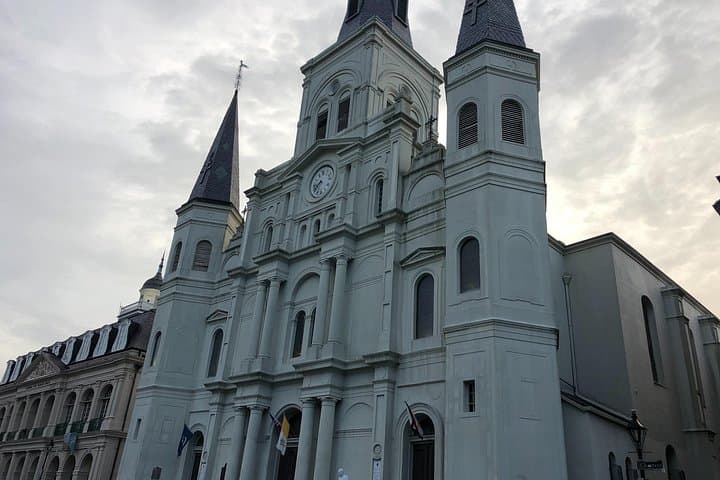Adults-Only Haunted Pub Crawl in New Orleans’ French Quarter photo 3