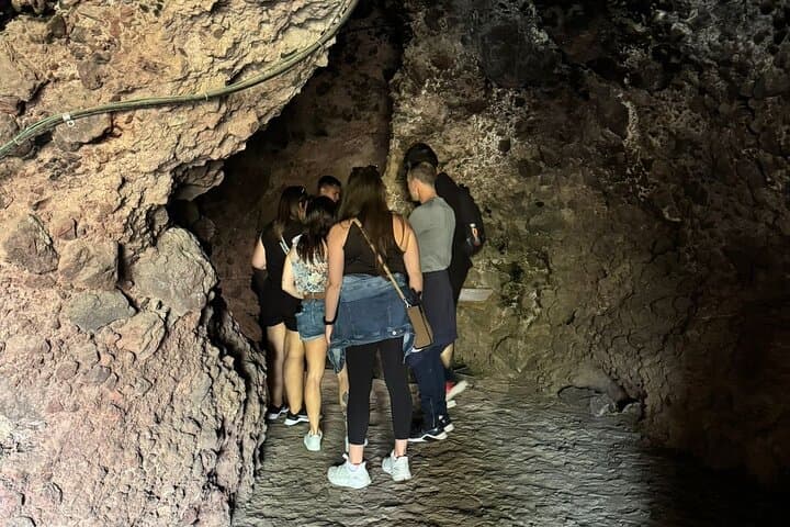 Morning at Teotihuacan: Cave Breakfast, Guided Pyramids Tour and Chocolate Workshop photo 4