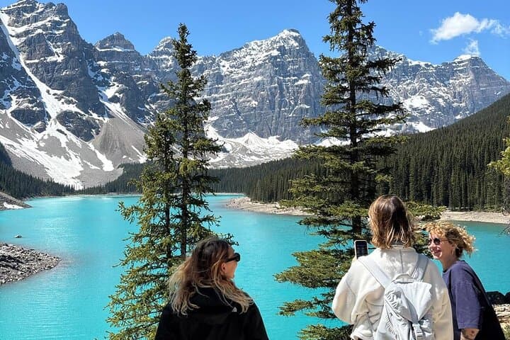 Moraine Lake, Lake Louise & Banff Day Tour: Scenic Rockies Adventure from Calgary