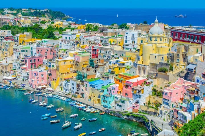 Private Transfer from Rome to the Amalfi Coast with Pompeii Stop