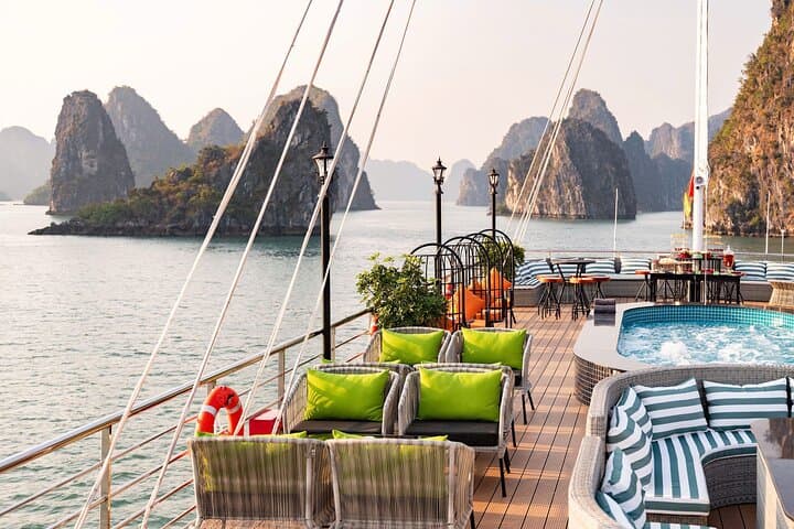 Luxury Halong Bay Day Cruise on Amethyst: Luon Cave, Titop & Kayaking photo 2