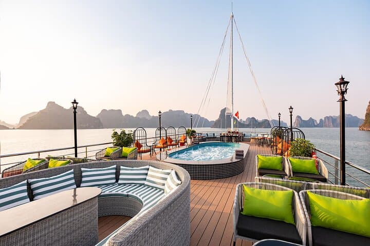 Luxury Halong Bay Day Cruise on Amethyst: Luon Cave, Titop & Kayaking photo 3