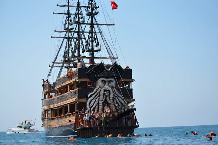 Alanya Pirate Boat Trip: Swim Caves, Foam Party & Lunch on the Mediterranean photo 2