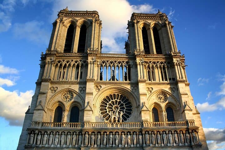Walk Through Paris' Heart: Île de la Cité & Notre‑Dame Crypt Tour