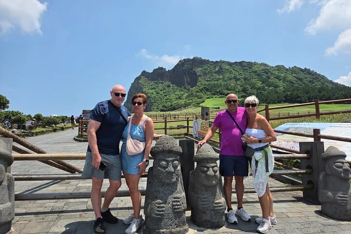 Explore Jeju by Private Taxi with an English Guide-Driver — Custom 2-Day Island Highlights photo 6