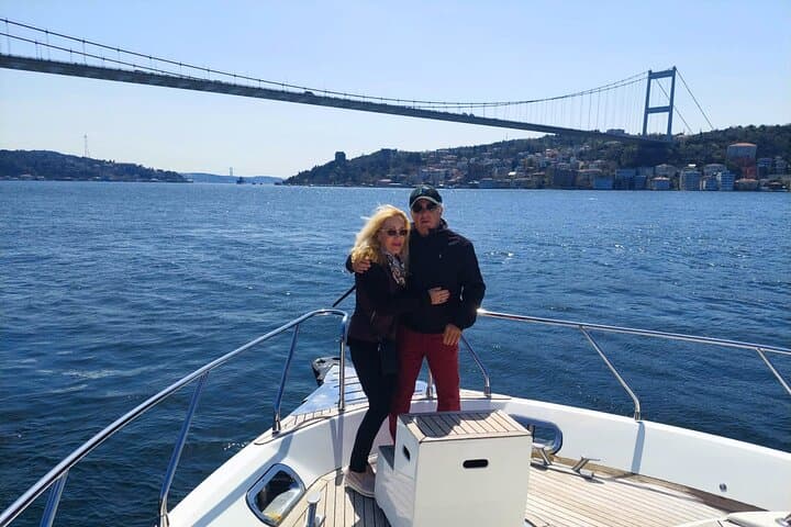 Private Luxury Yacht Bosphorus Cruise: 5-Hour Istanbul Boat Tour photo 3