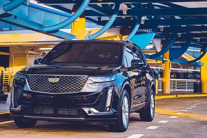 Swift Luxury: JAX Private Black Car Transfer to Downtown Jacksonville photo 6