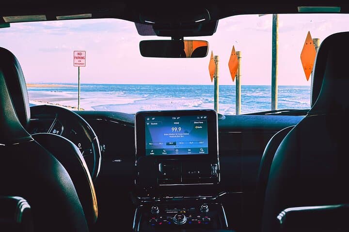 Private Luxury Car Transfer from JAX to Margaritaville Beach Hotel photo 4