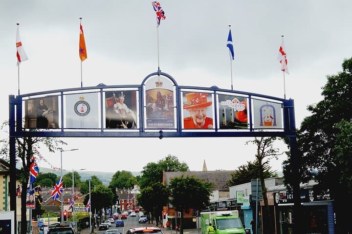 Belfast Troubles Walking Tour: West Belfast Murals & Peace Wall Walk photo 2