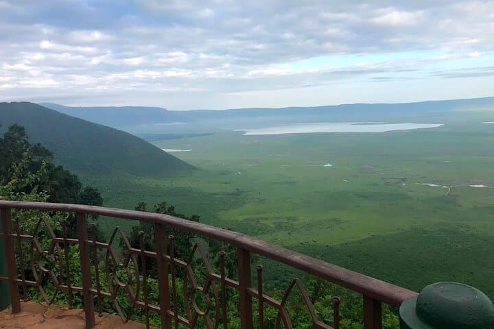 6-Day Luxury Safari Through Tarangire, Serengeti & Ngorongoro — Big Five & Crater Game Drives photo 3
