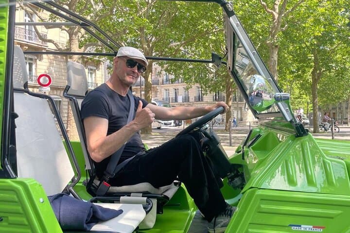 Retro Electric Cabriolet Tour of Paris — Local Guide & Custom Route photo 4